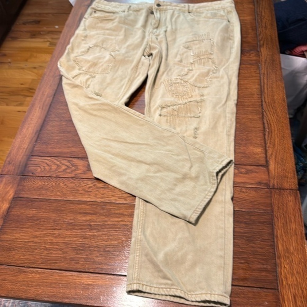 Born Fly Anytown USA tan distressed jeans size 42